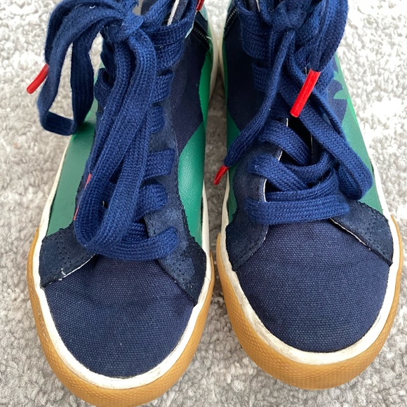 Mini Boden dinosaur stegosaurus hightop shoes - Picture 7 of 10